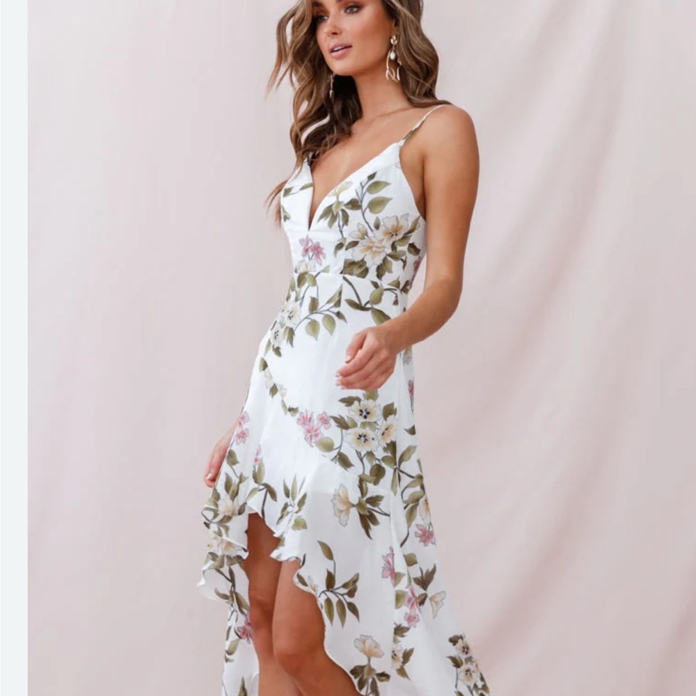Selfie Leslie White Floral High Low Dress